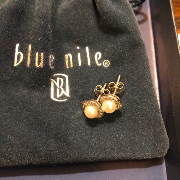 Blue Nile Jewelry - Blue Nile pearl and crystal earrings